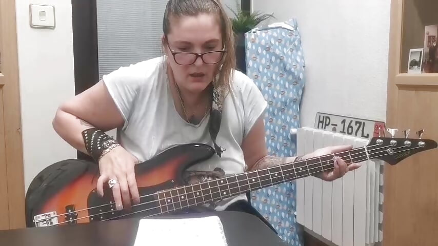 Tocando el bajo!!! – video modela na kameri Alexia69812
