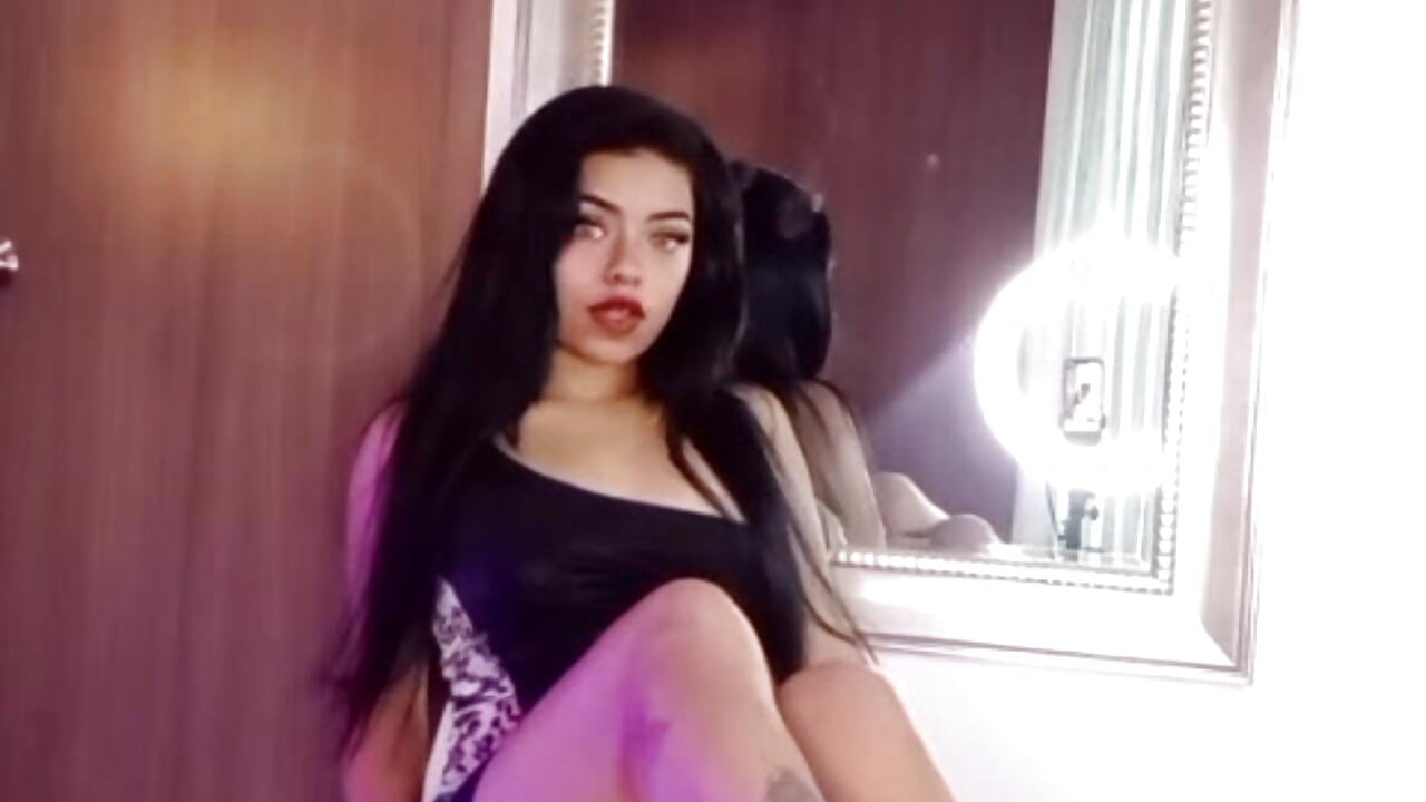 WhatsApp Video 2026-10-24 at 2,38,32 PM - Video von tara_dl Cam-Model