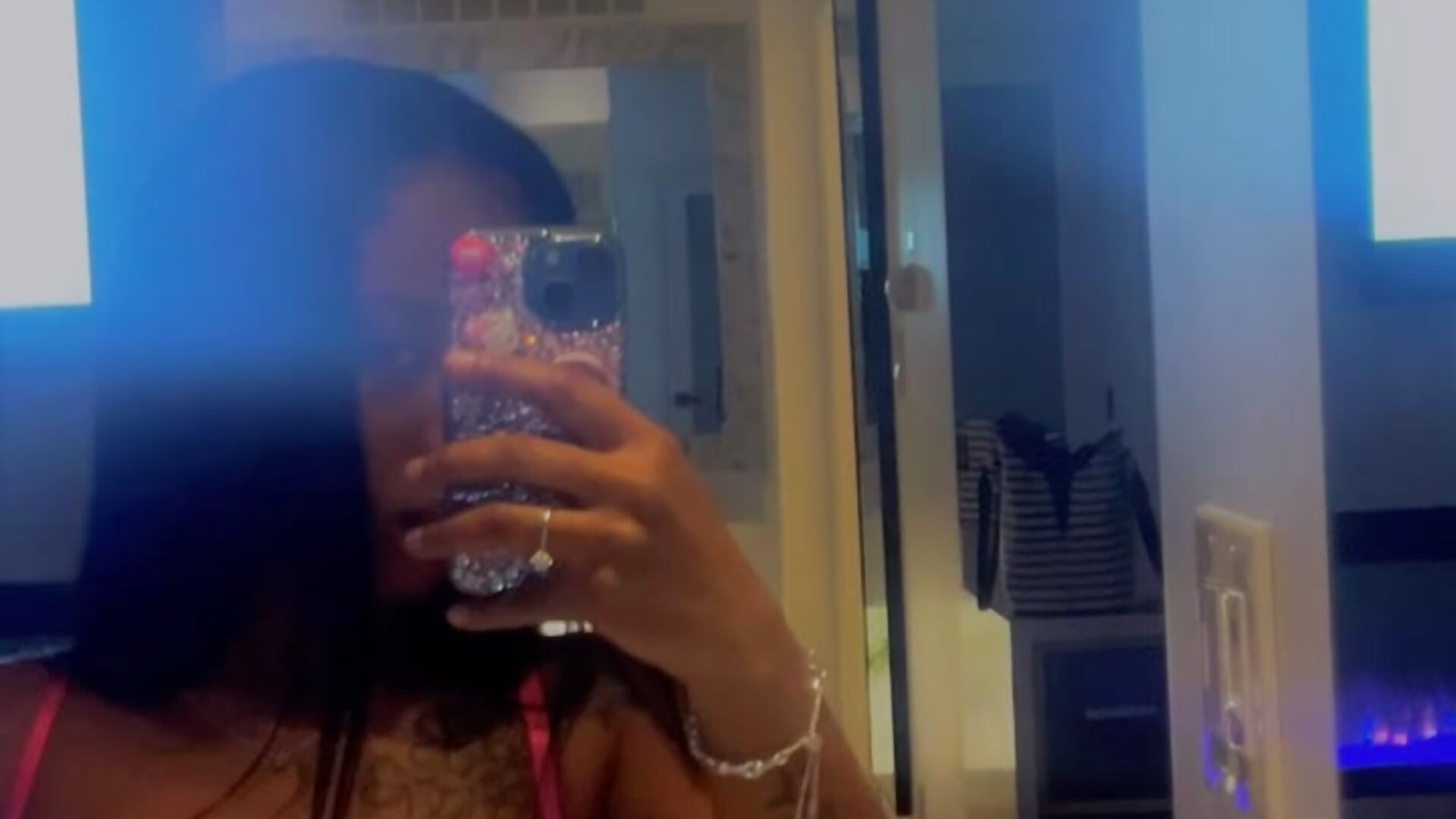 Pretty in Pink - video by miss_scorpio cam model