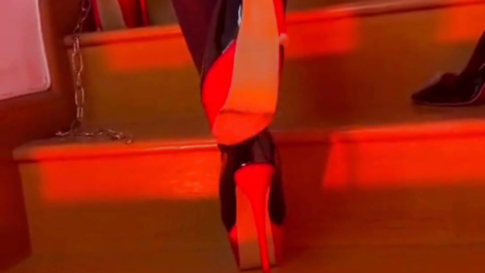 Heels - video di CrystalWrigh modella di cam