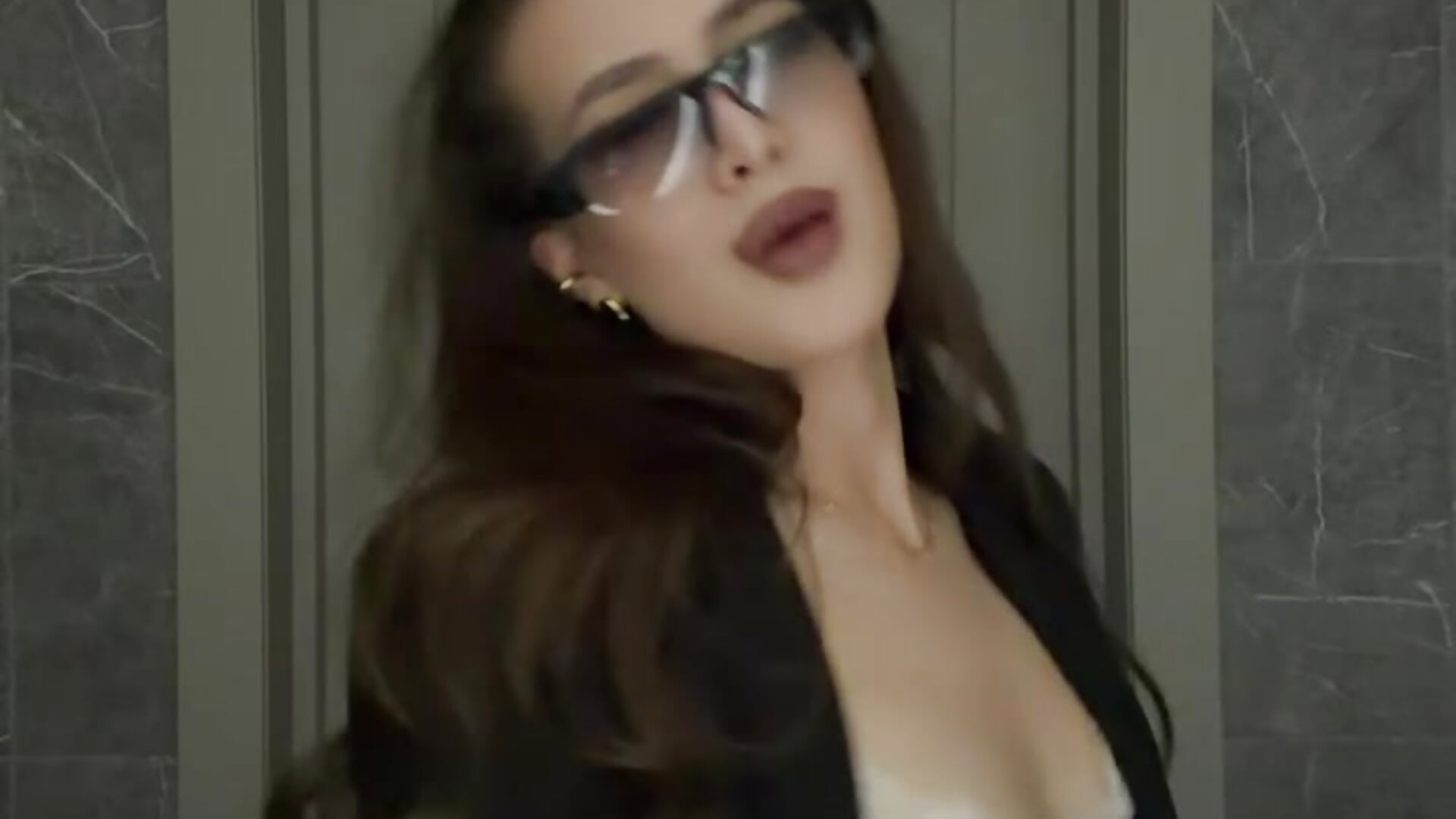 2026-05-24 23,57,13 - vídeo de la modelo de cam TheresaLovee