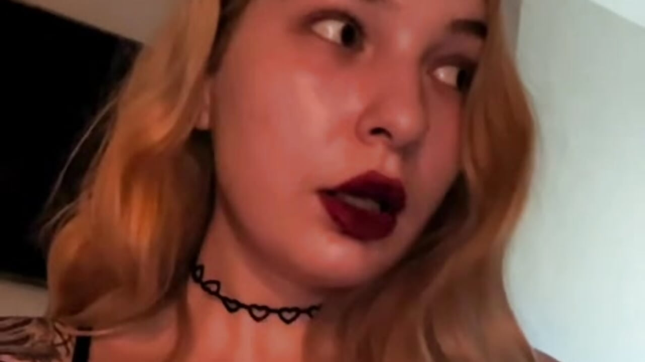 Be careful, you might get burned 🔥🔥🔥 - clip cu Tracy_Thompson model videochat