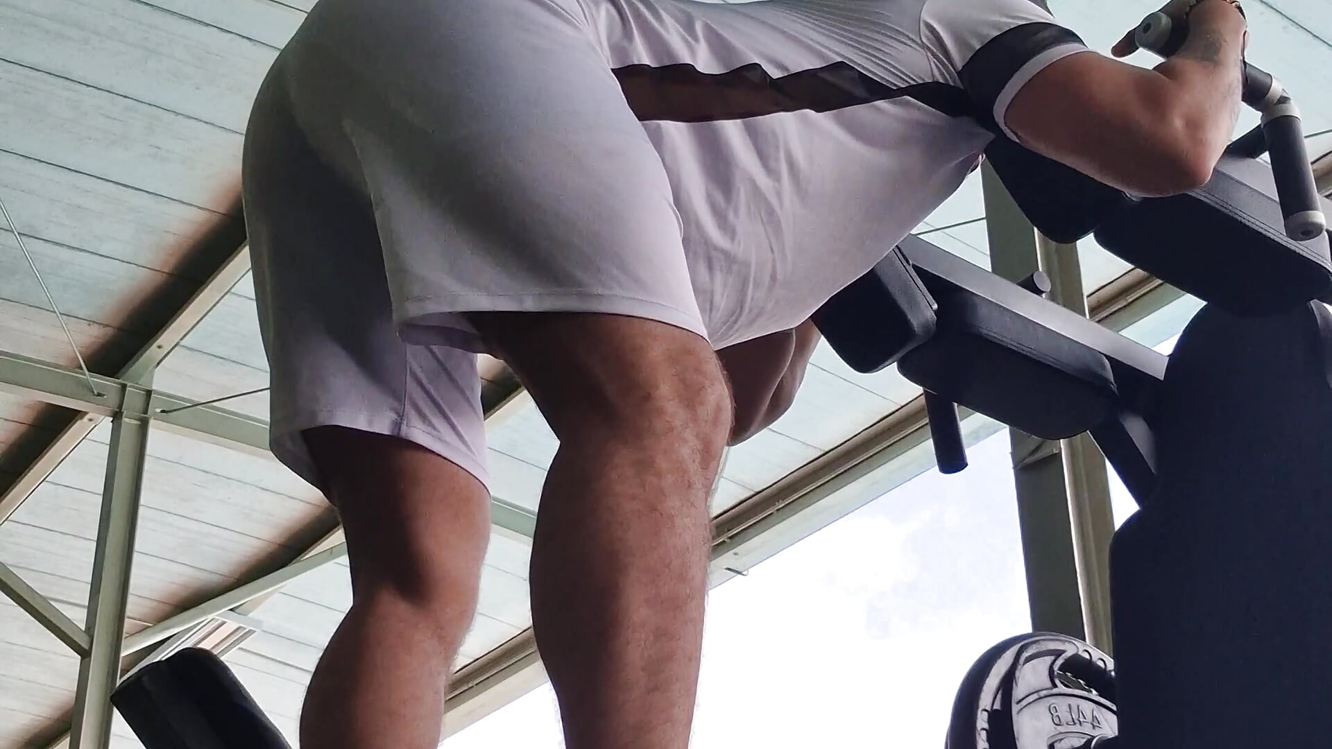 🍑 Dangerous Squats 😈 - video by OliverWyse cam model