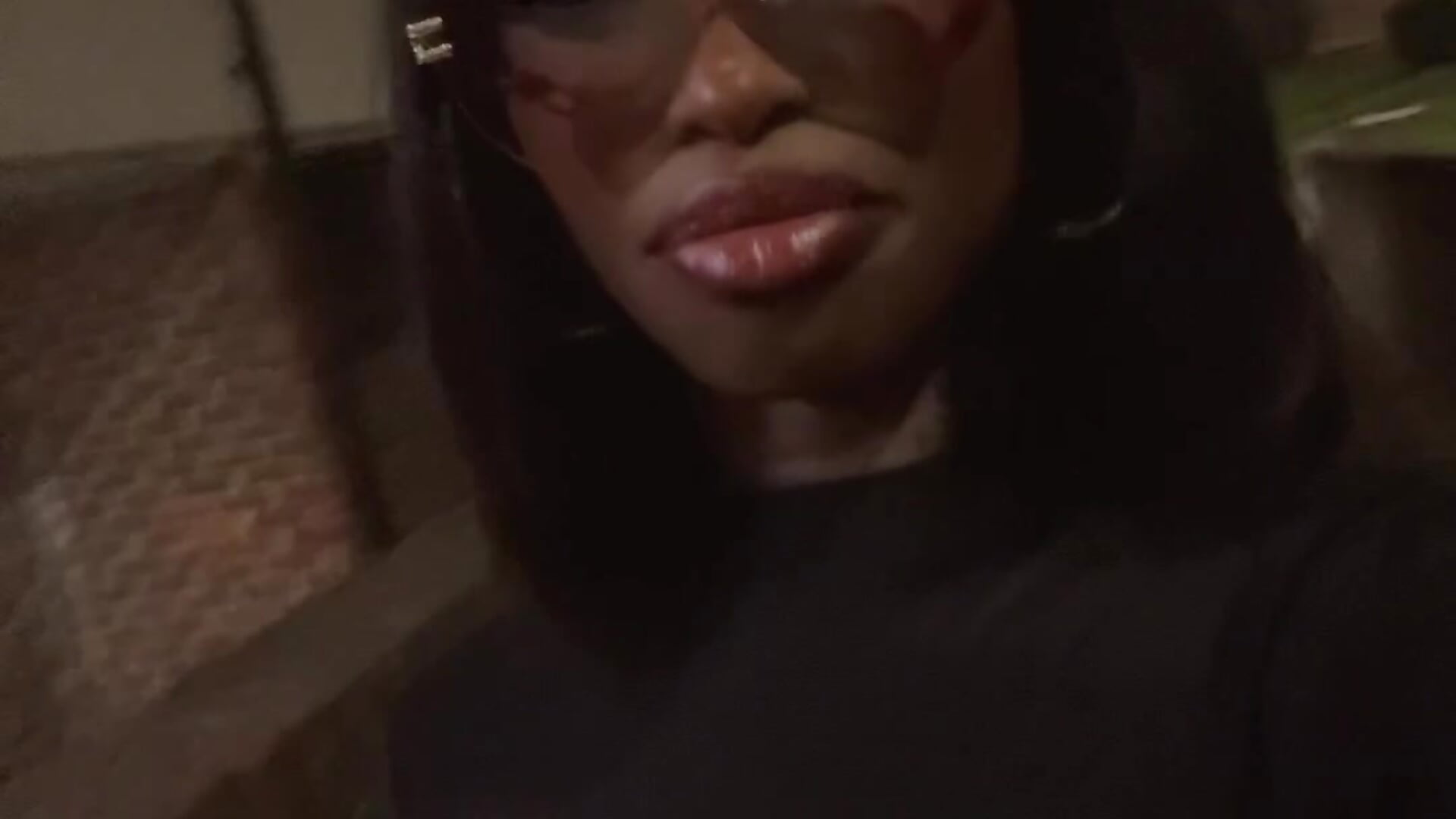 Midnight link 👀🤫 - video by velvetvandalx cam model