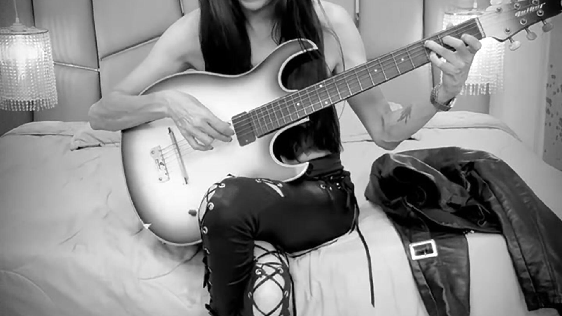 What I do when I'm in my moment - video by Meredith_hut
