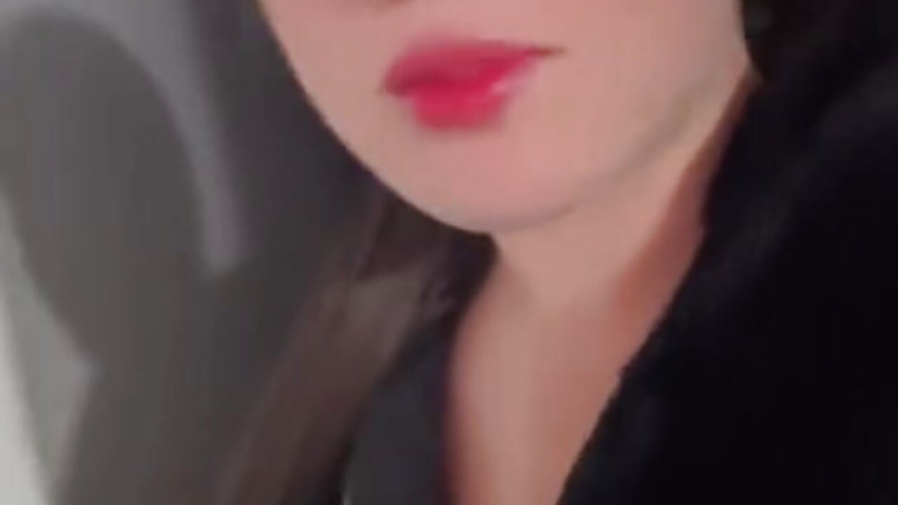 kisses - _Emily_Queen 캠 모델의 동영상