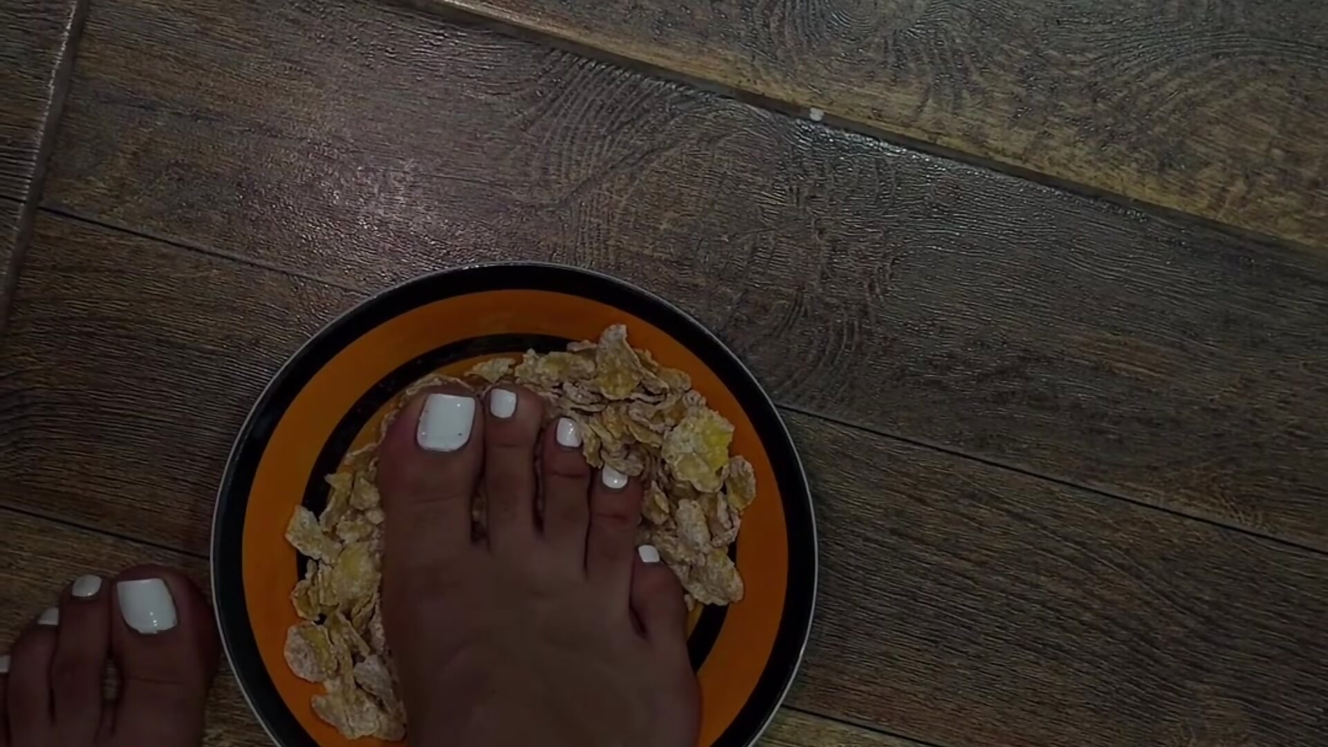 COLD OR HOT MILK?😅 - video by Eveliin__