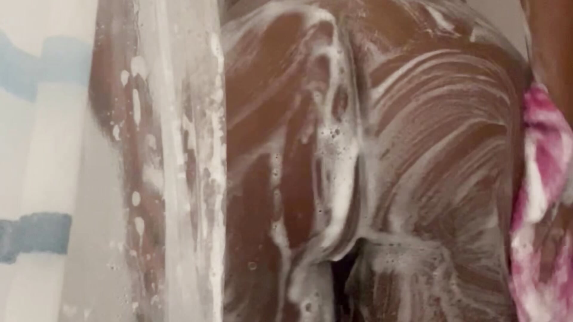 Sudsy cheeks - video by mochaamor cam model