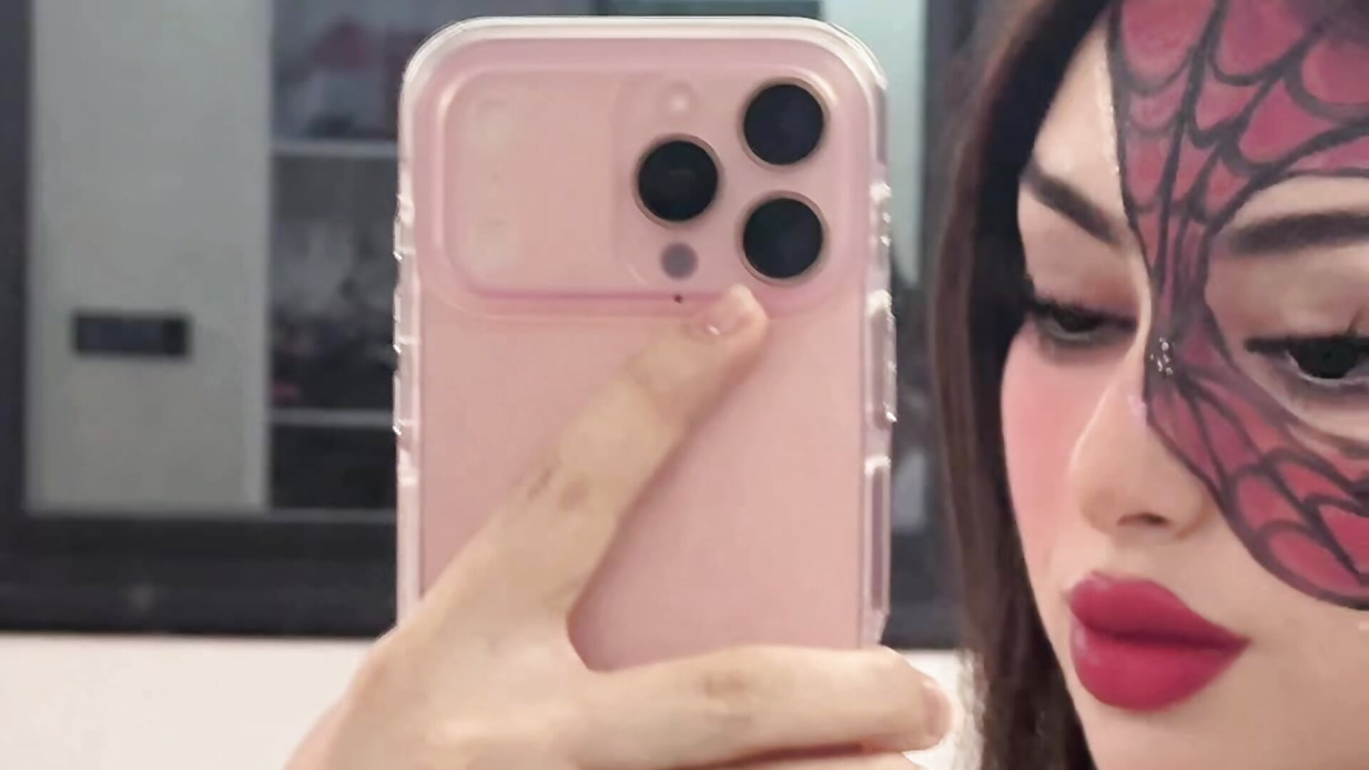 1d9fde64a37a4686b5cc79462f0929fa – video modela na kameri Damarezzy