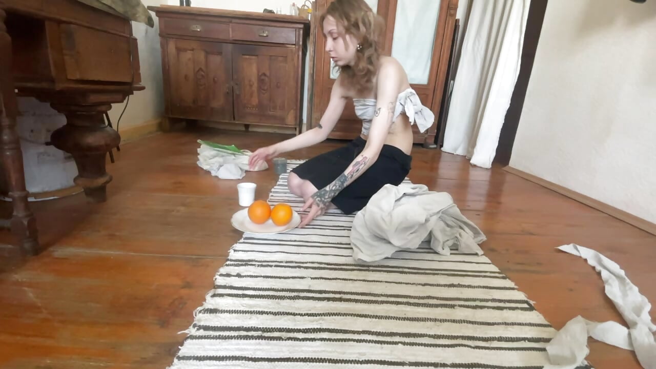 Drawing on the Floor - Video von Aina_Veil Cam-Model