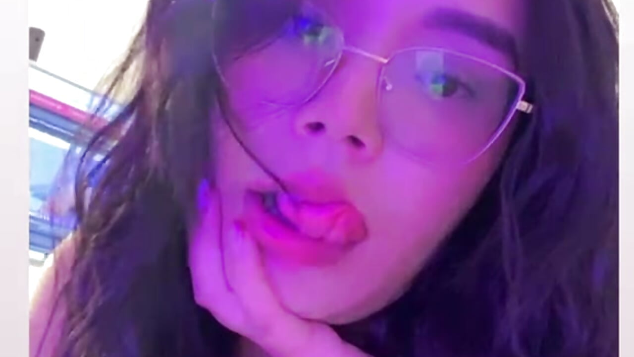 You really make me feel sexy, come let's play a little 🥵 - 視頻由 IsabellaGarciaa 主播提供