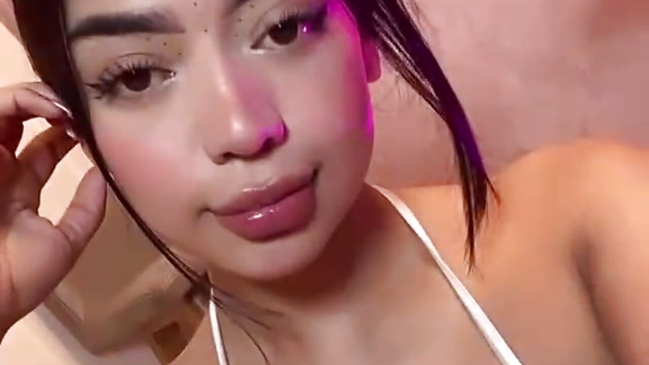 Pretty face ♥ - 視頻由 Amara_rosee_ 主播提供