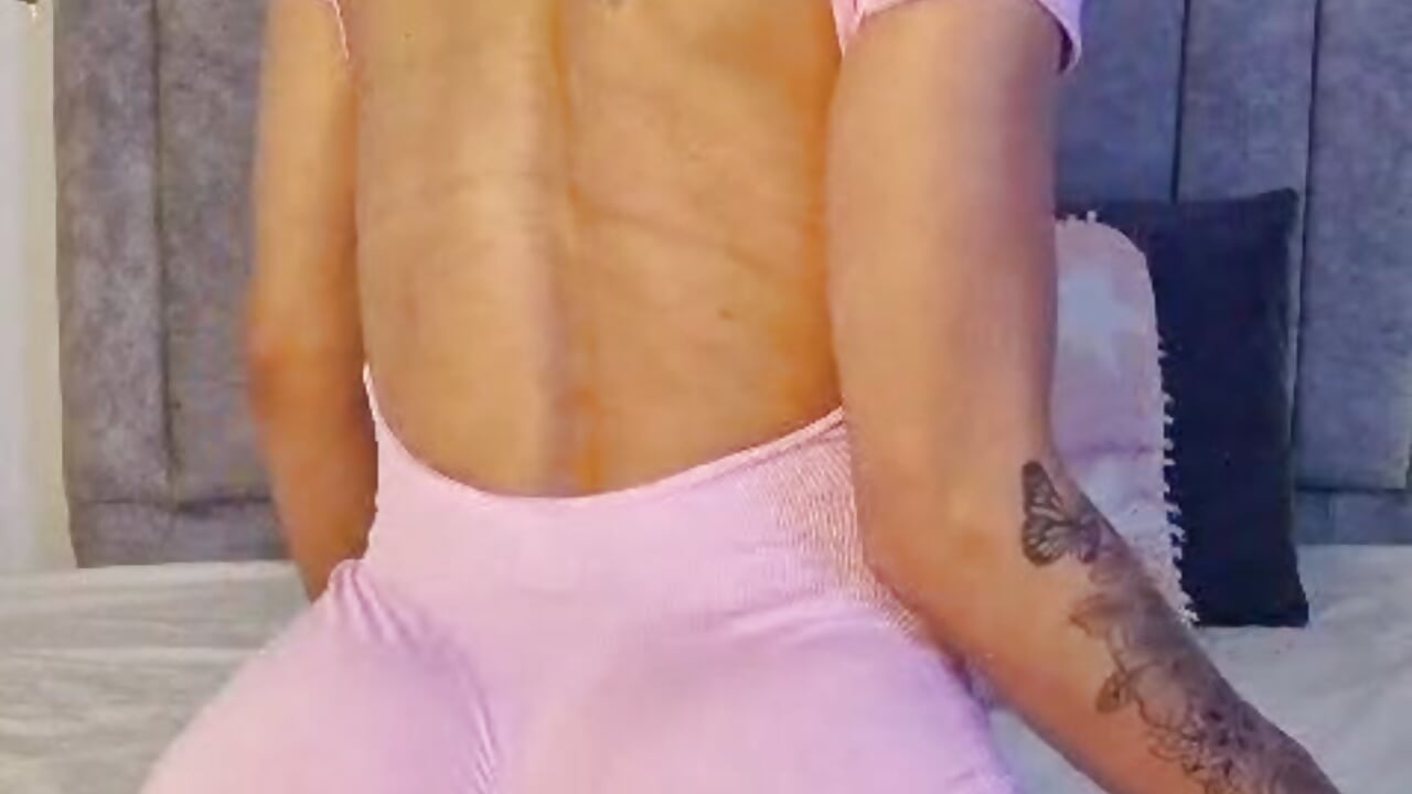 Gym Bodysuit Try-On 🍑🔥 - відео від вебкаммоделі DannaRobers