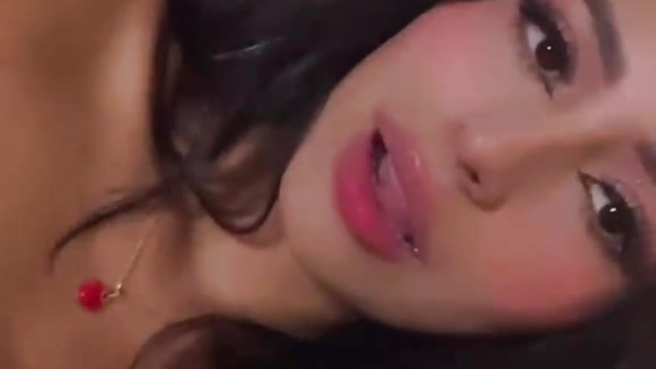do you like? – video modela na kameri Laurengh_