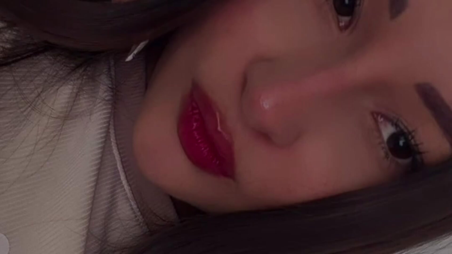 ♥️ - Aylin-fire adlı kamera modelinin videosu