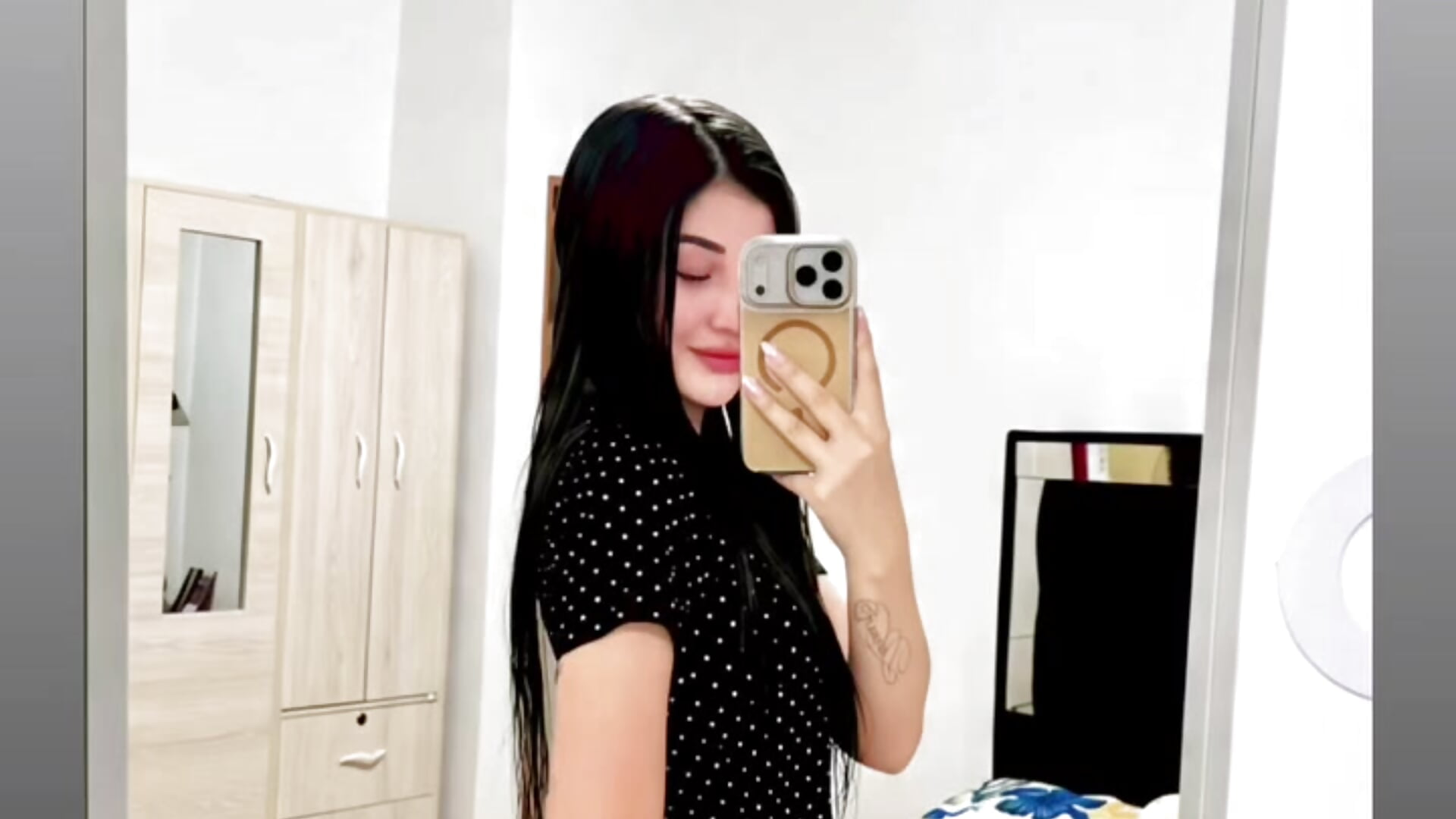 22528d046ebd7c12e82290c84c2b31a8 - video av Aylin-fire cam-modell