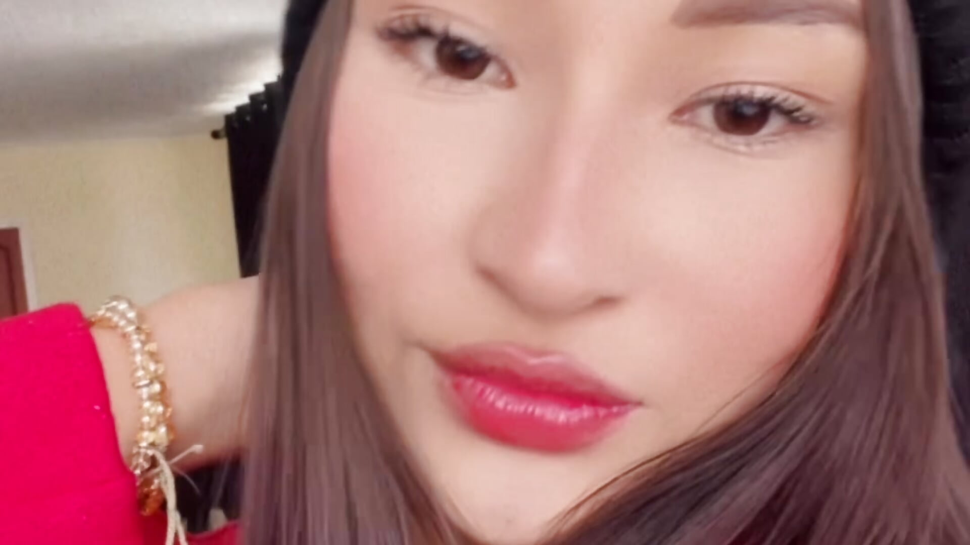 Happy Day 💋 - Aylin-fire adlı kamera modelinin videosu
