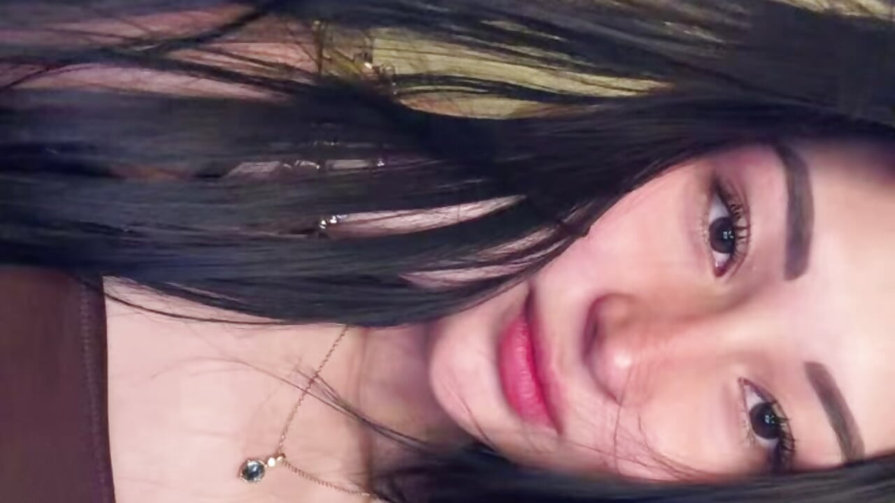export_1790169602433 - video by Aylin-fire cam model