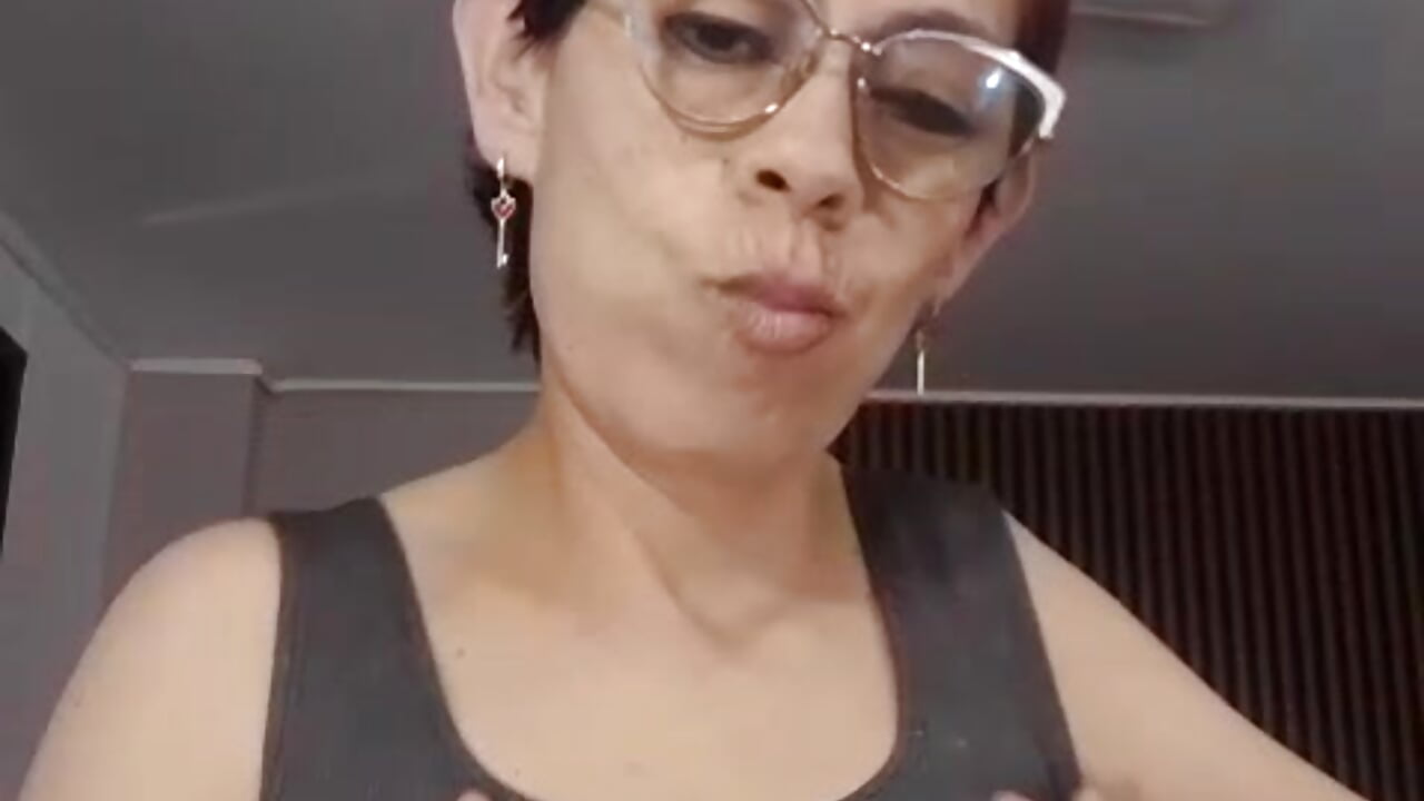 WhatsApp Video 2026-05-26 at 6,00,55 PM – video modela na kameri Madame_mature1