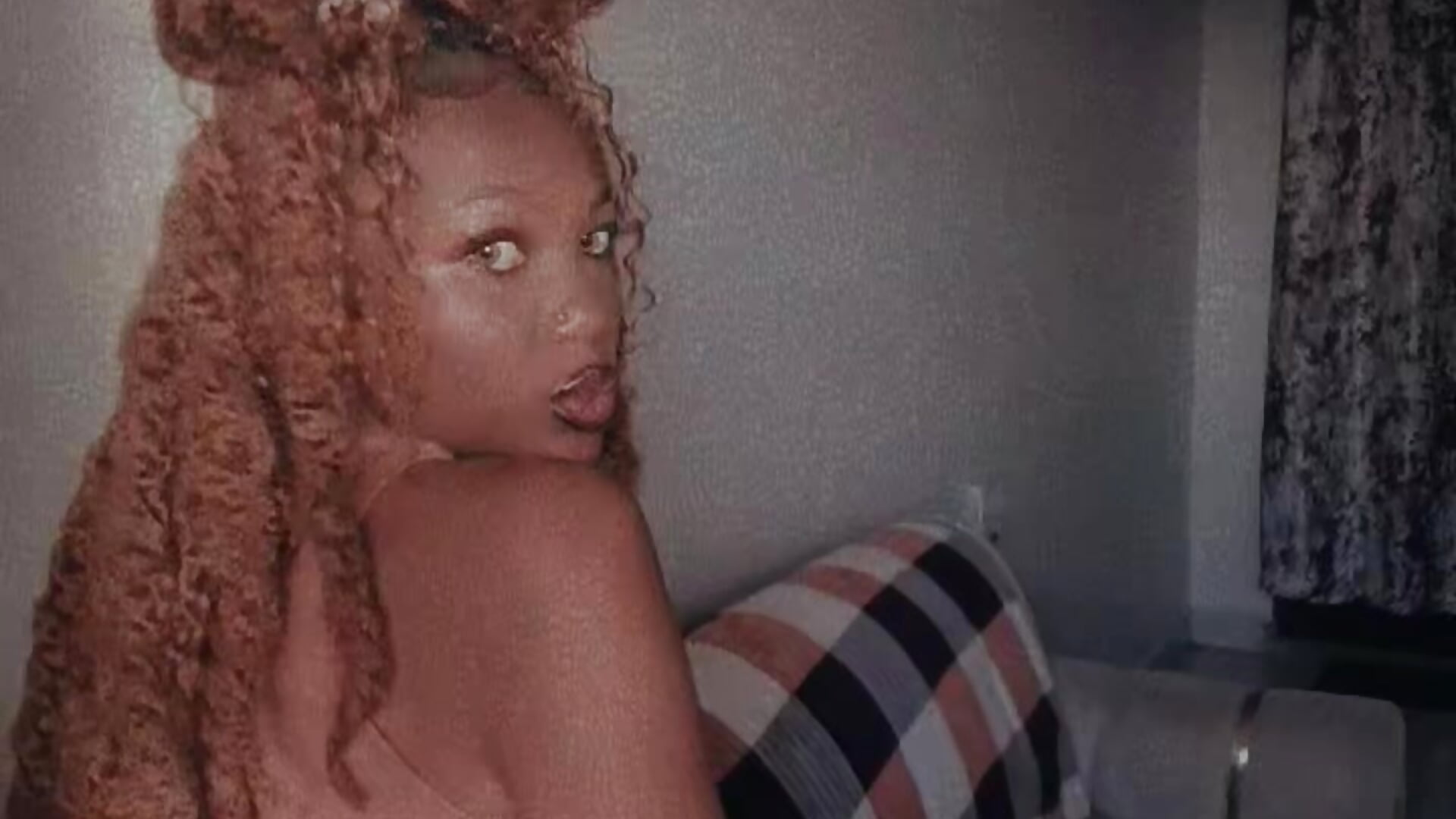 1000515412 - video by Chocolatspeach cam model