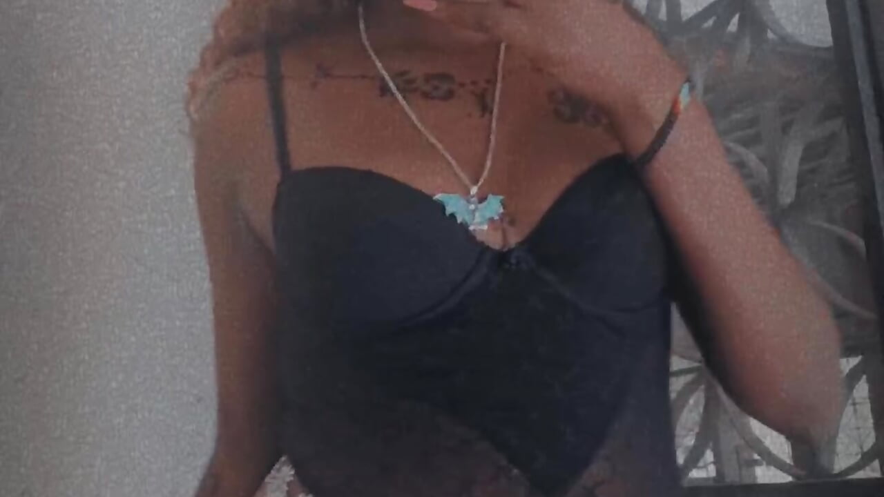 profile-intro-video-1779517155 - video by Chocolatspeach cam model
