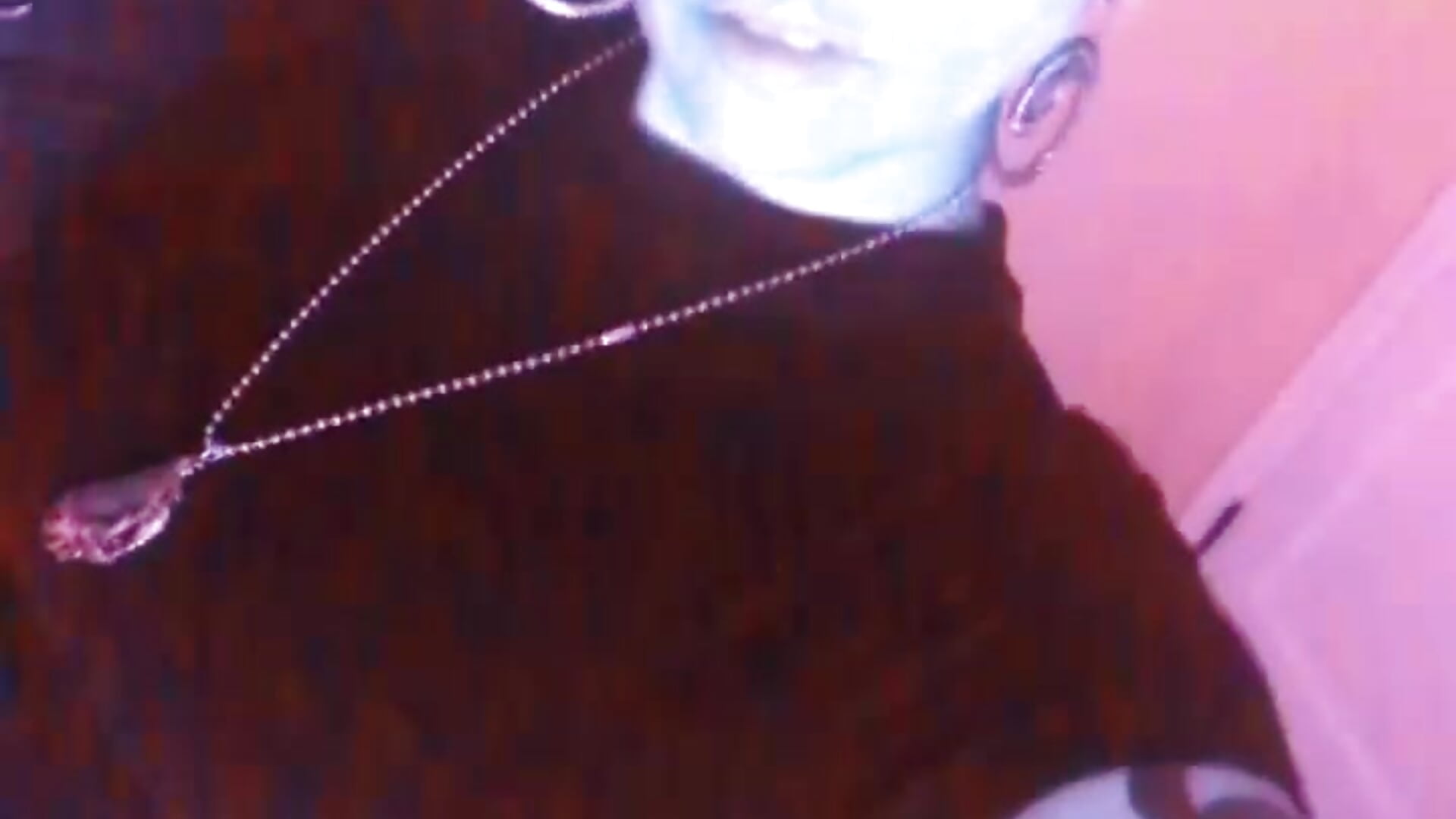 Get on your knees - video by Skyelectra cam model