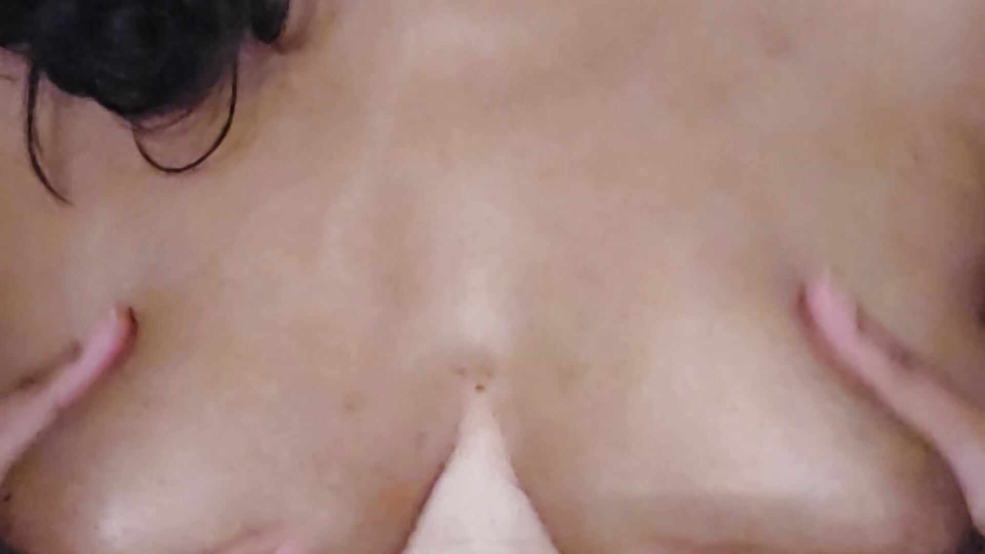 Oiling Tits — filmik MsDeeLive, modela(-lki) na kamerkach