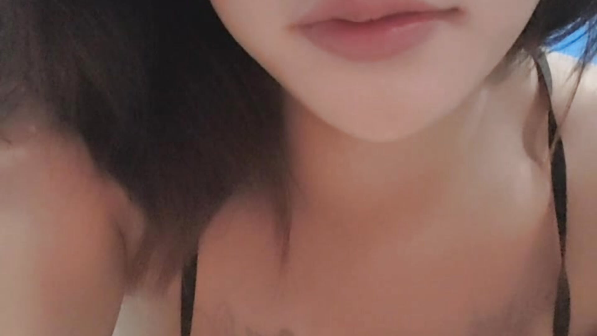 Lip sync - video oleh buri-kat kamera model