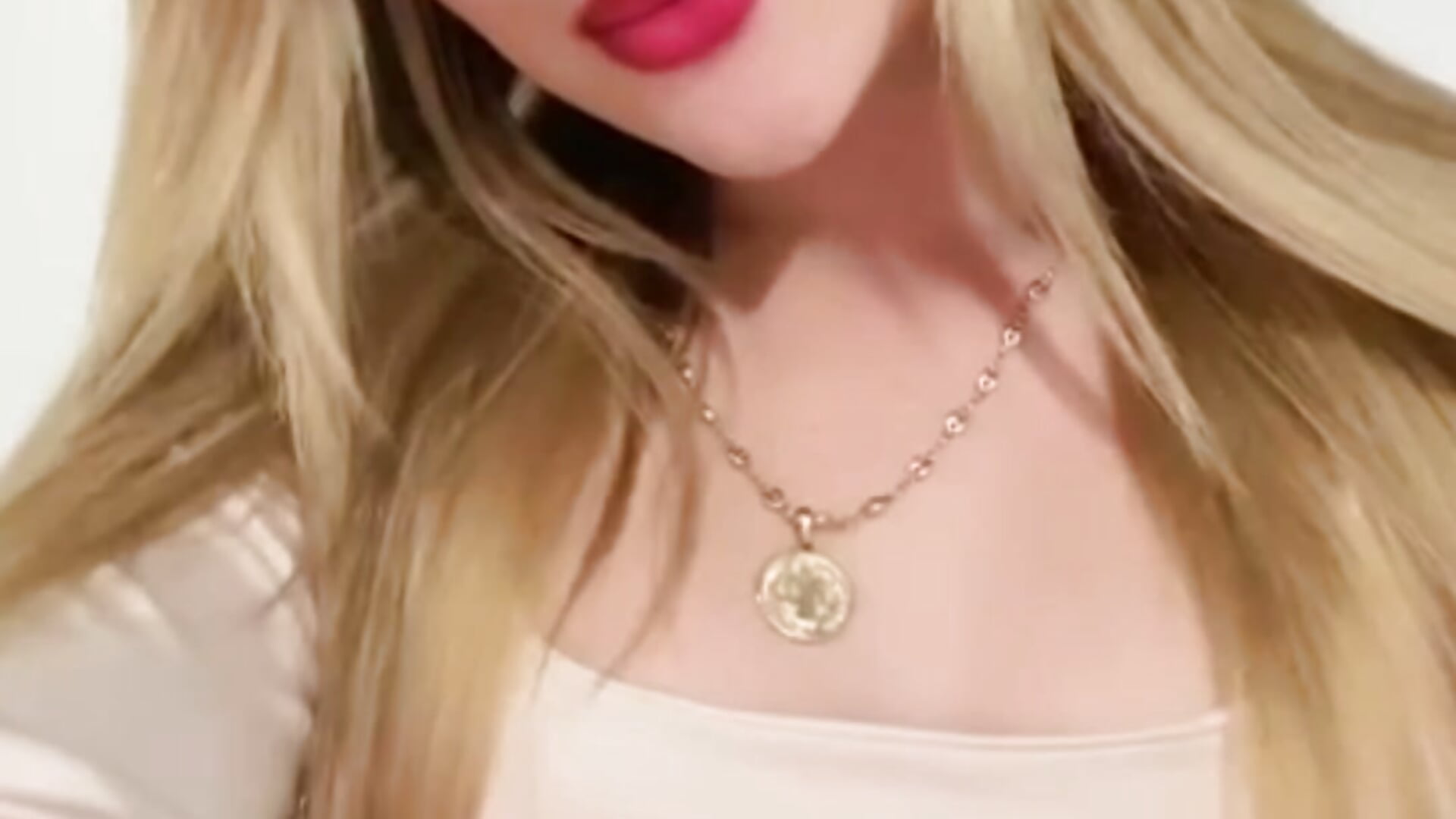You like my face🌻 - video by Valeria_Lun cam model