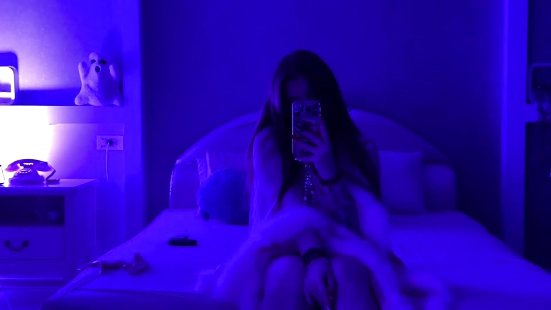 feel my vibes – video modela na kameri Sugarmusee