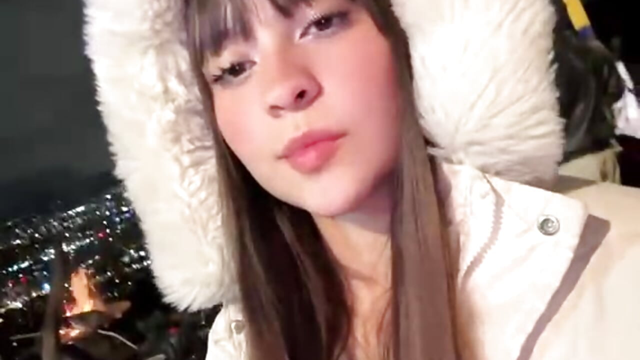 Hi guys! 😏⛷️ - video by isabeau_s cam model