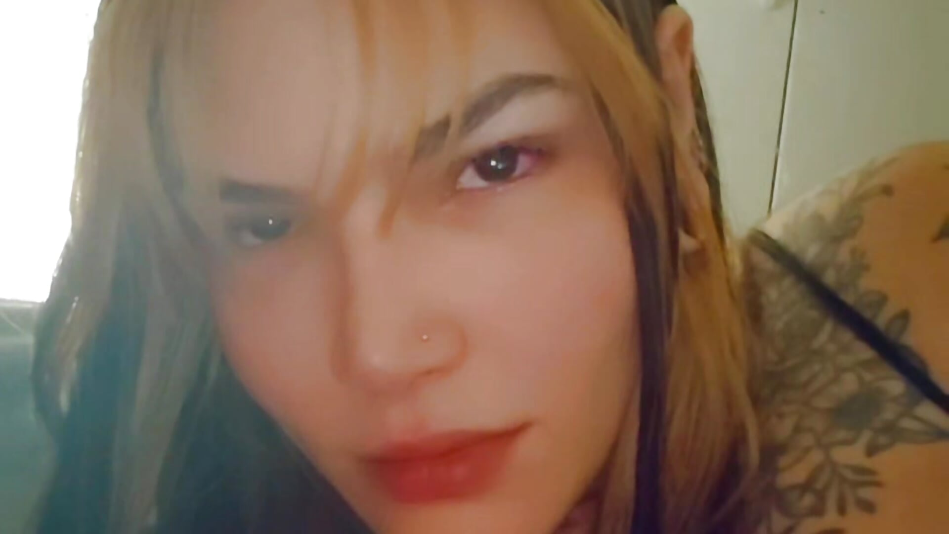 1000093259 – video od webkamerové modelky 01Vikali