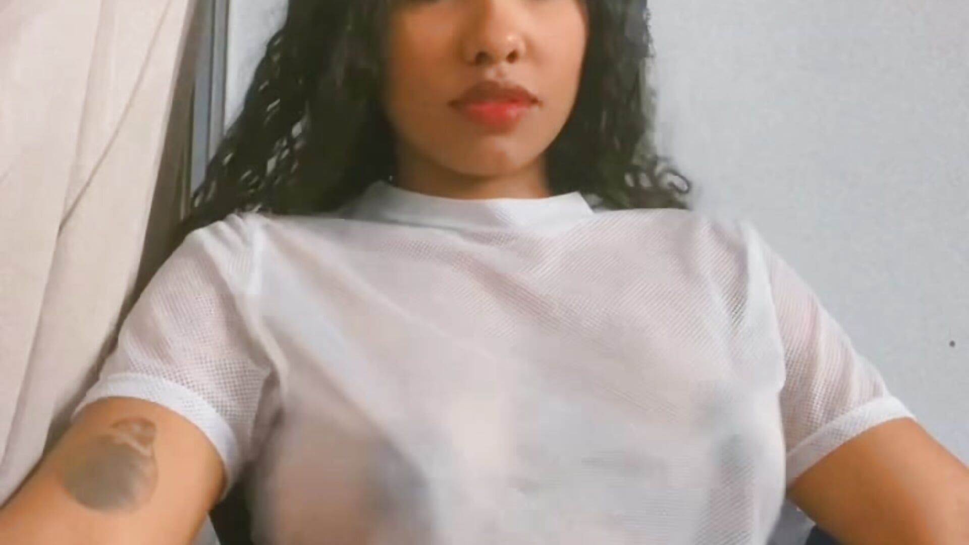 What a pretty girl! – video od webkamerové modelky X_Blackmoon26