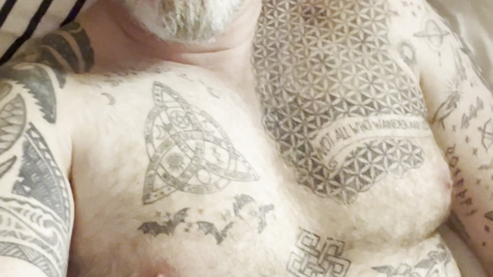 Tattooed_Dilf_01