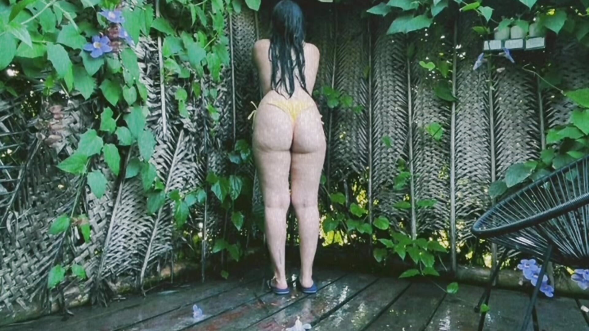 a nature bath | baño en medio de la naturaleza | banho no meio da natureza - video od modelky/modela ariacollins538