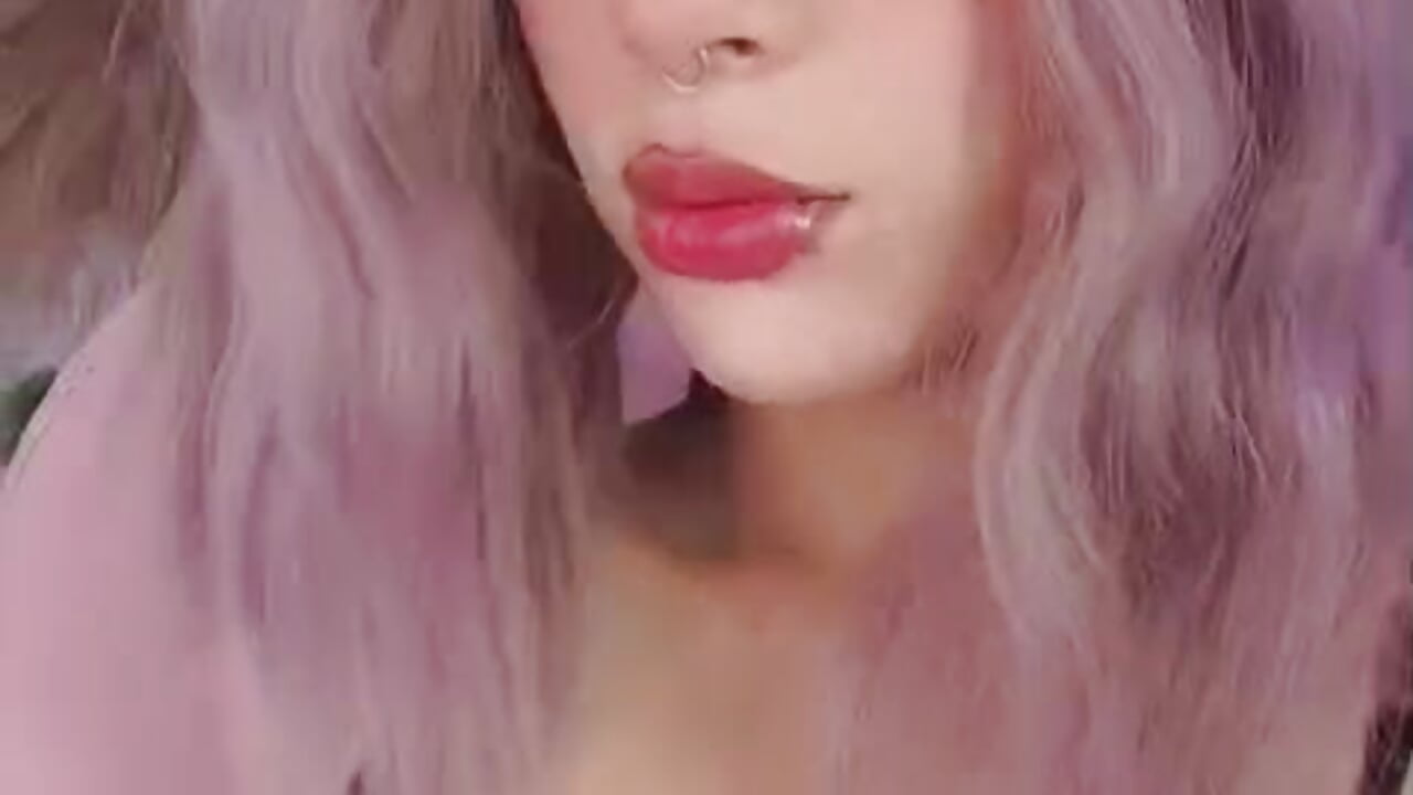✦ your favorite anime distraction ✨ - відео від вебкаммоделі Effy_Kessler