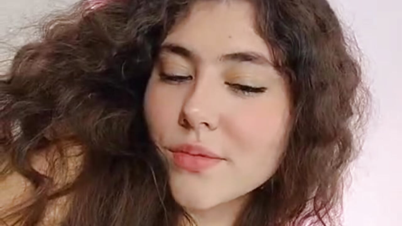emma - video di emaflorezz modella di cam