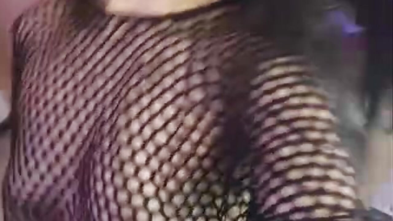 “Come tease me a little… or a lot 😏” - video by lucyfer_gpp cam model