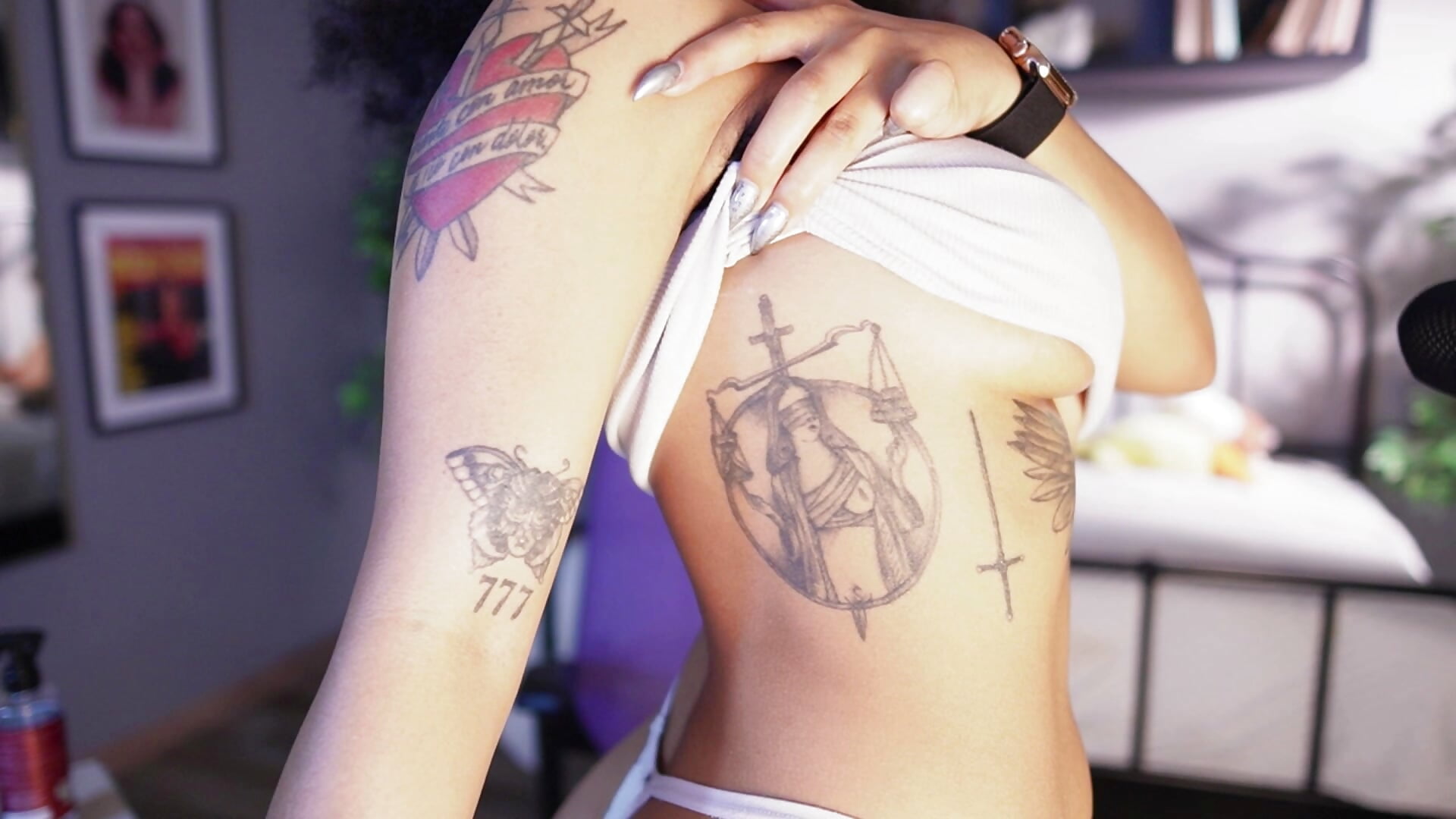 tattos - video av Millie_Volturi cam-modell
