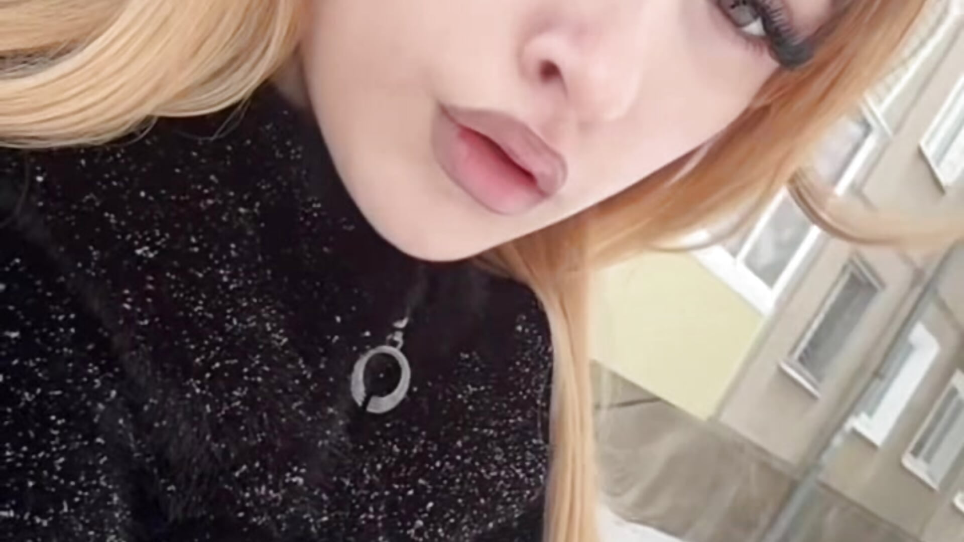 copy_7E5FA21D-92DC-4364-AB10-F4D68EF74B11 - video oleh model kamera LisaCrisstal