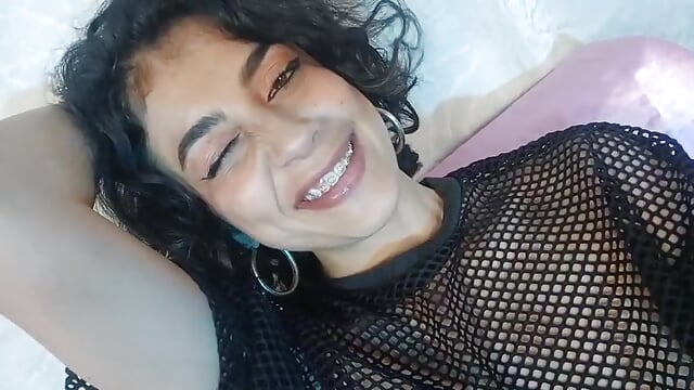 my sweet smile - video by Scarlett_steward cam model
