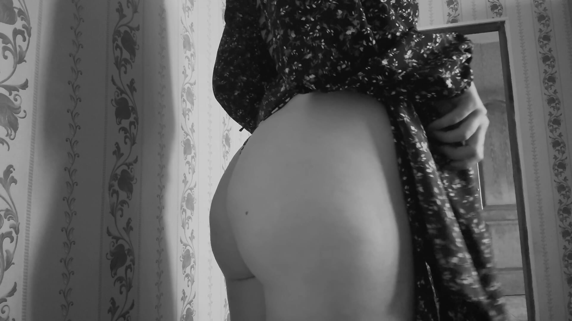 a girl in a dress👋🏻🍑🥰 – video modela na kameri Annnet