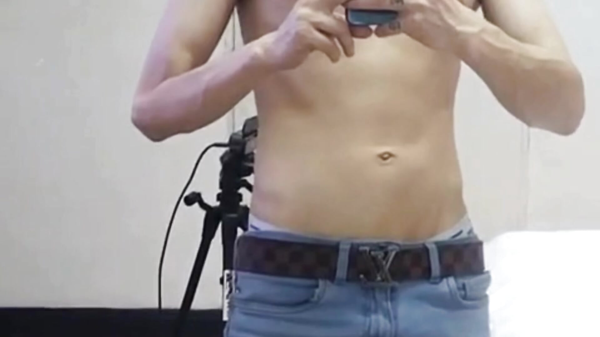 AnthonyStone_ – popularni video modela na kameri 3849