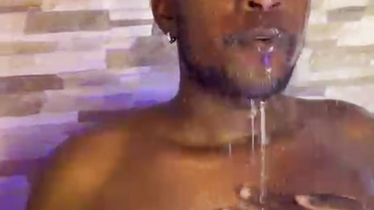 A delicious shower  😋😋