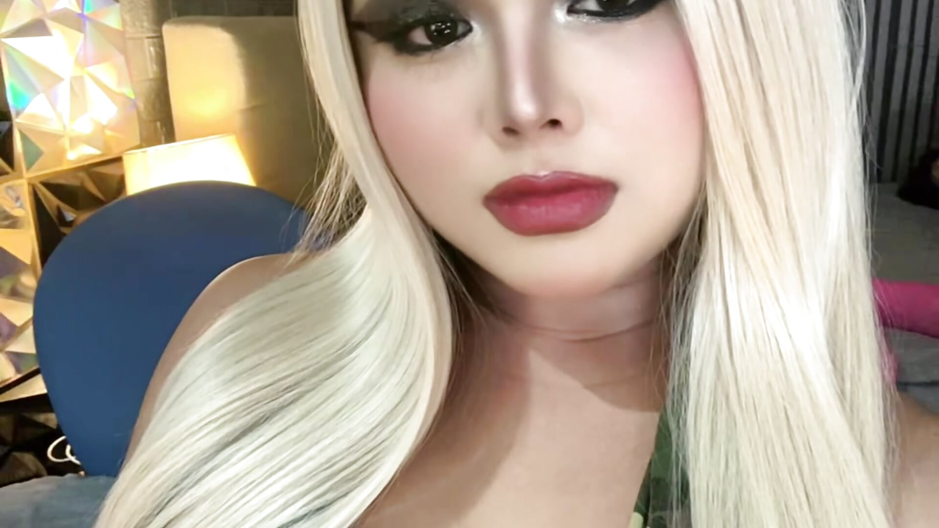 d870c58a81c341faafbe48b99cdea194 - selena_lust adlı kamera modelinin videosu