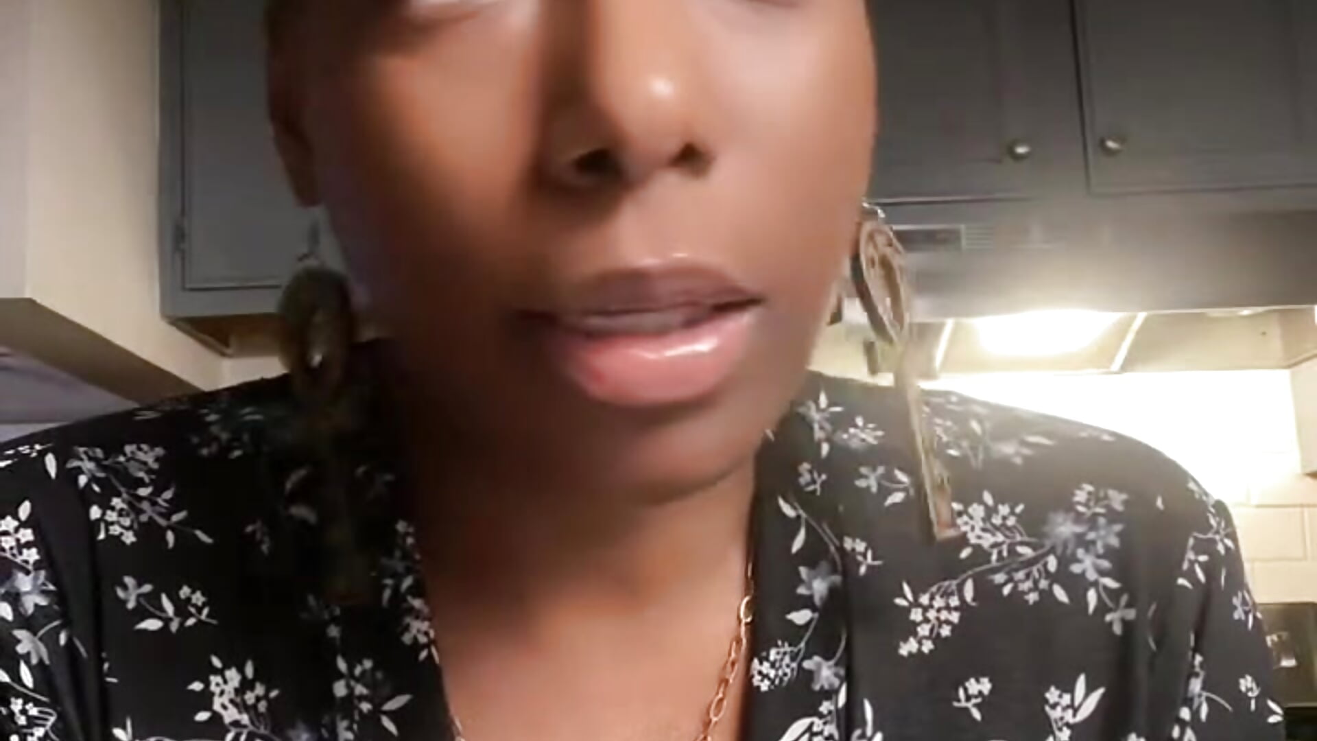 Regal Bitches RULE! - video by JuicyLux cam model