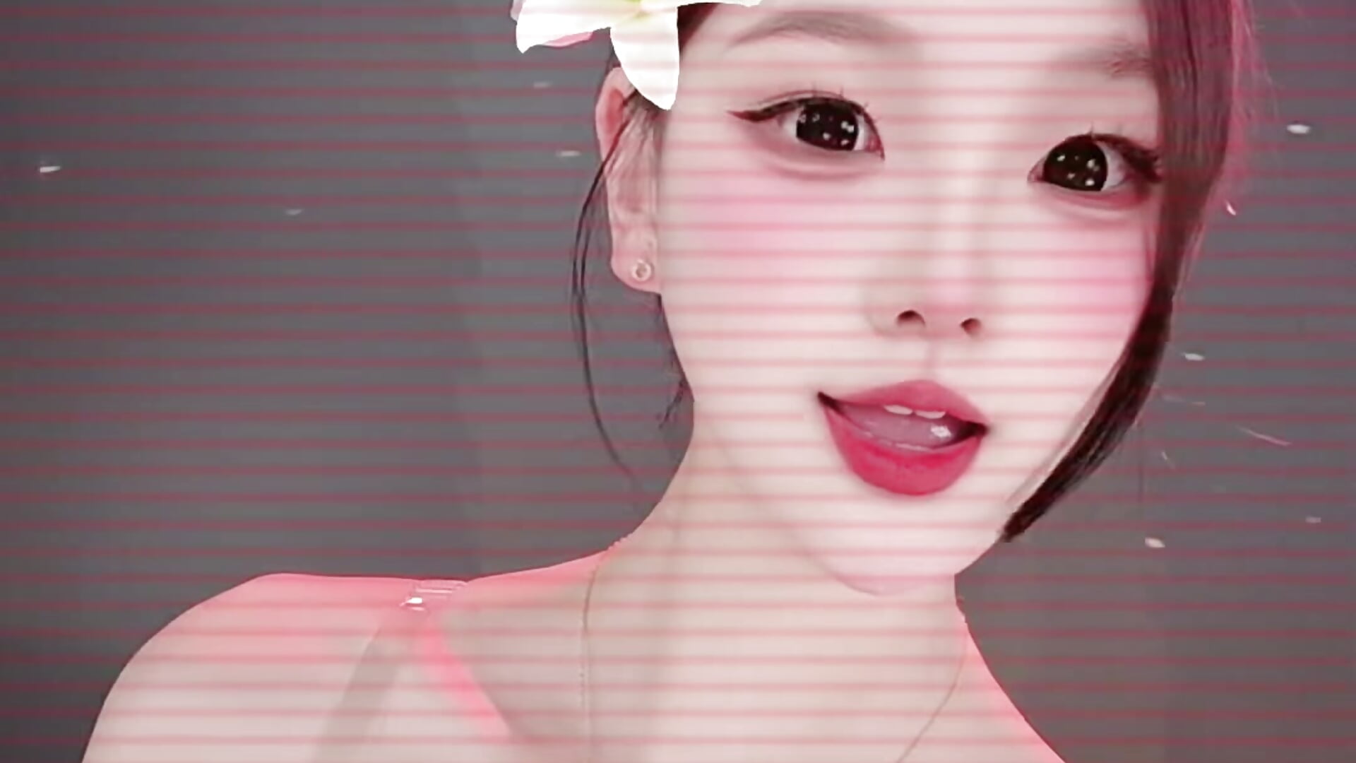 水水 – video modela na kameri TF-001