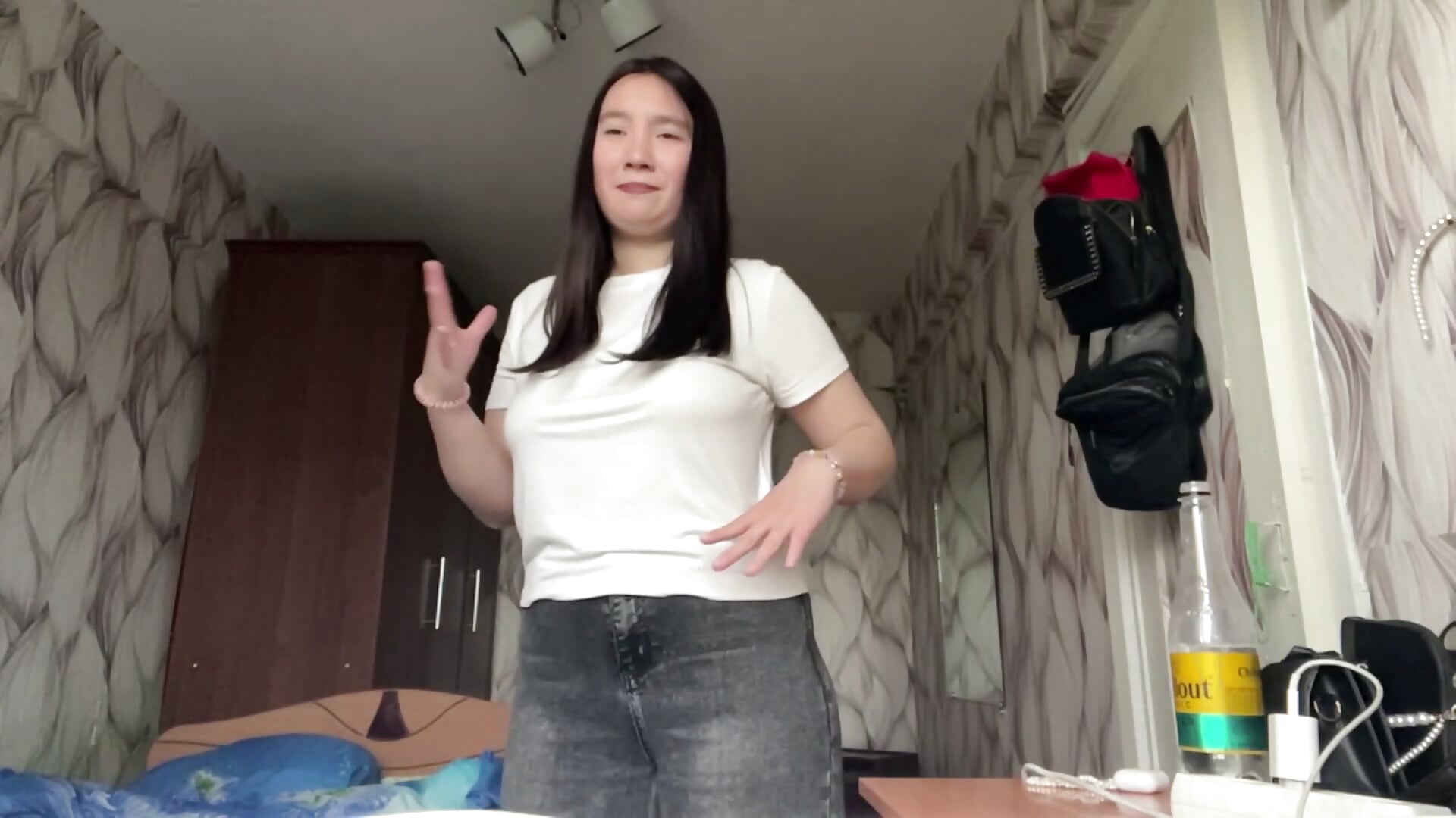 You’re Not Leaving Yet - Video von Aliceqteqte Cam-Model
