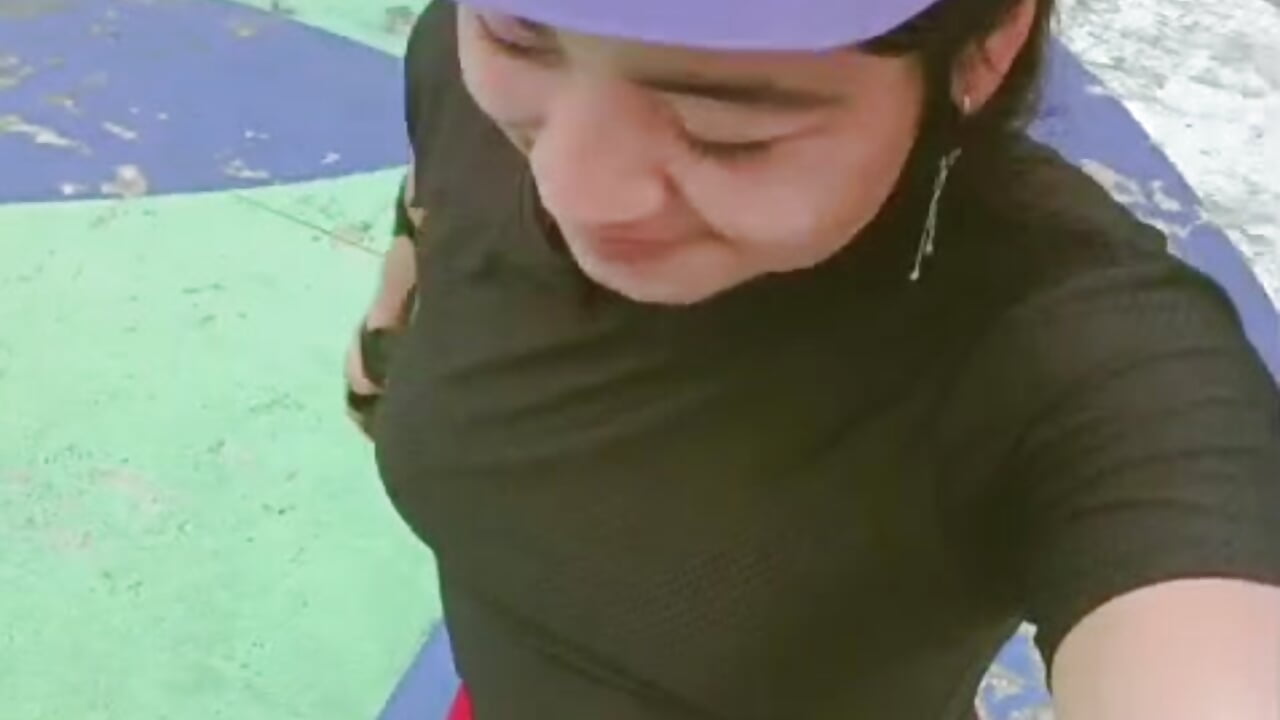 🌸 Sweet smiles in public... - video by CintiaHolmss cam model