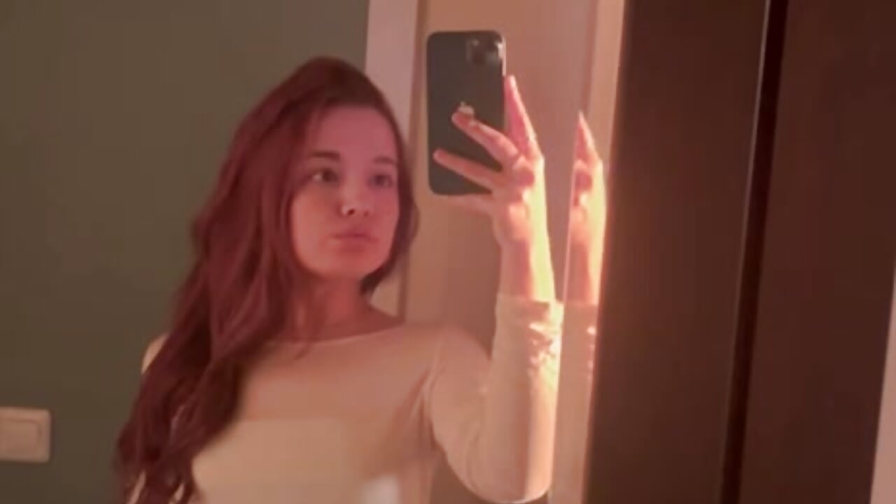 -9091944252288540470 - video by LoretaVanpatton cam model